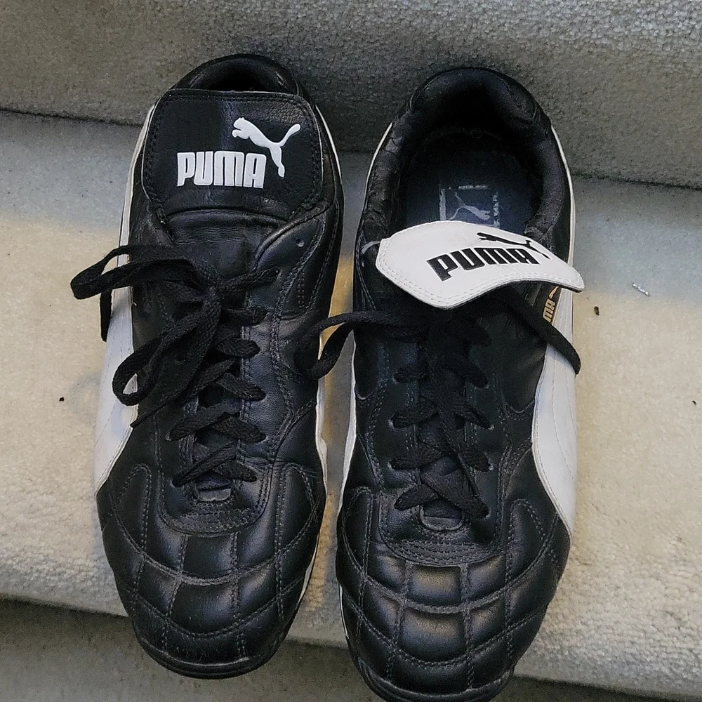 Vintage Puma Tennis Shoes